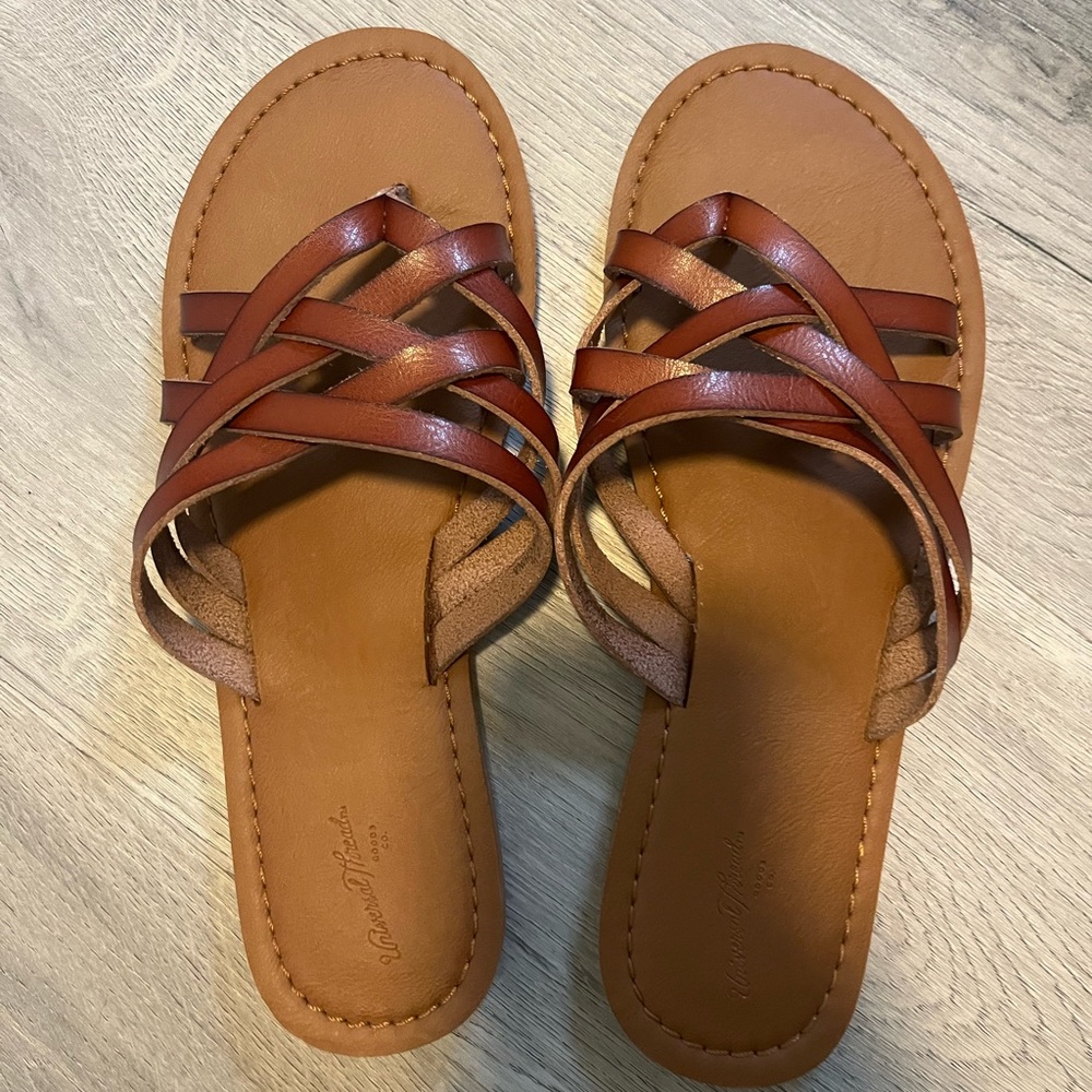 Universal Thread Sandals